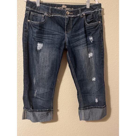 Almost famous women’s Capris  size 13 - Picture 1 of 6